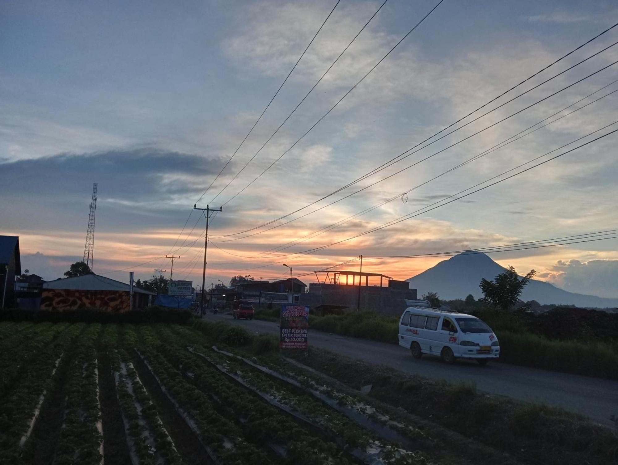 Vulkaan Homestay Berastagi Exterior foto